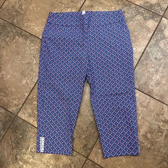 Chico’s Perfect Stretch Royal Blue/Pink/White Geometric Print Capris - Picture 5 of 15